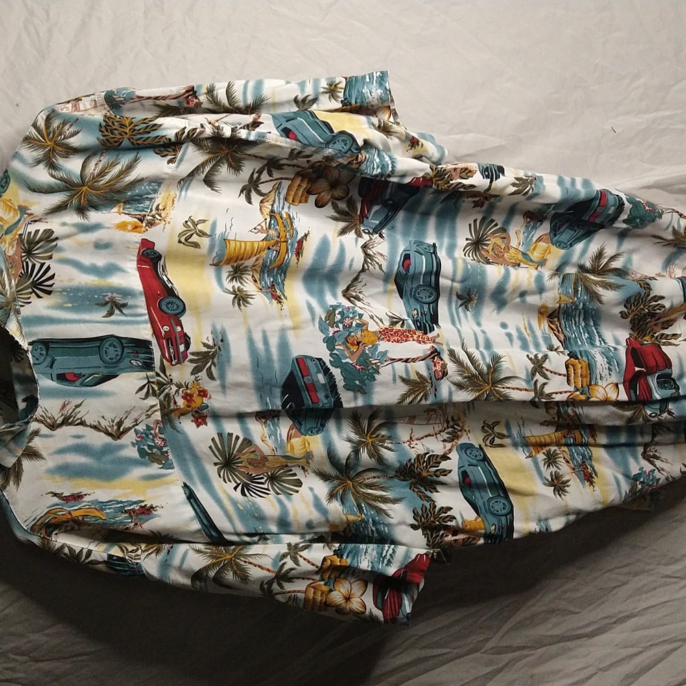 Islander button up XL - Picture 2 of 4